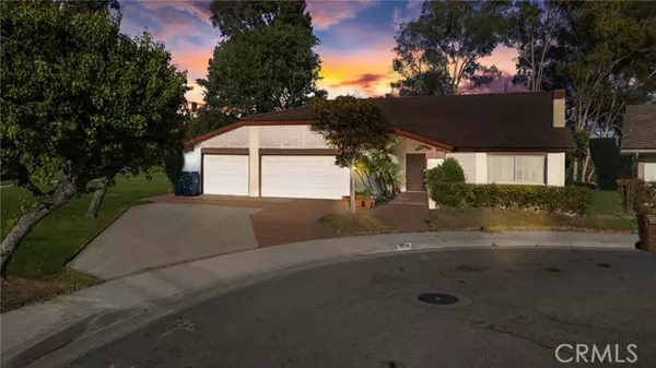 2218 Oakridge Ct,  Fullerton,  CA 92831