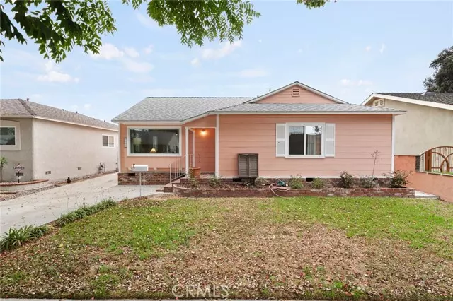 3858 Ladoga Avenue, Long Beach, CA 90808