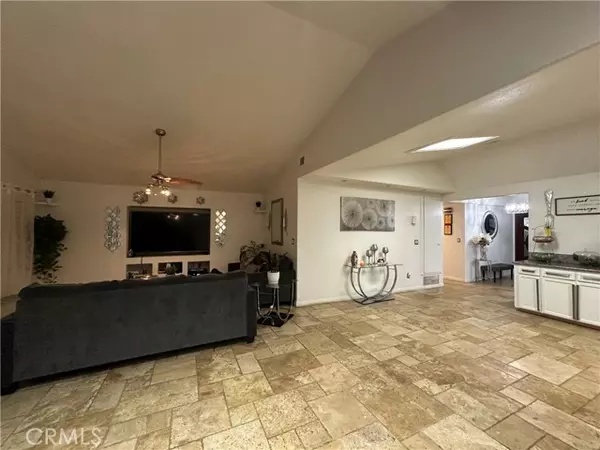 Jurupa Valley, CA 92509,5780 Avenue Juan Bautista