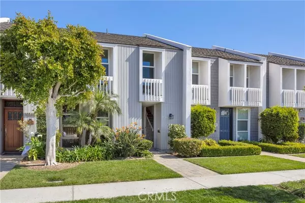 16544 Harbour Lane, Huntington Beach, CA 92649