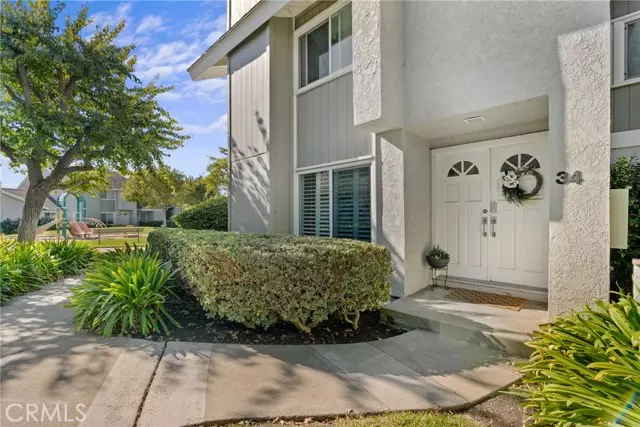 34 Mirror Lake, Irvine, CA 92604