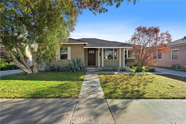 6060 Pepperwood Avenue,  Lakewood,  CA 90712