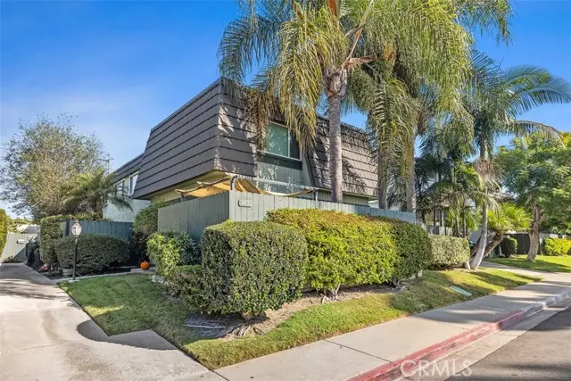 1632 Iowa Street, Costa Mesa, CA 92626