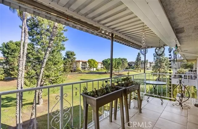 Laguna Woods, CA 92637,2390 Via Mariposa West