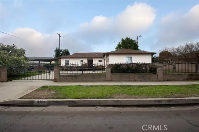 4722 West Maurie Avenue, Santa Ana, CA 92703