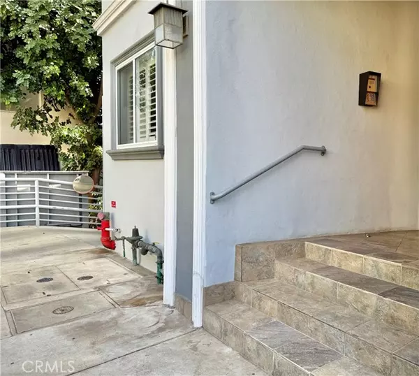 Studio City, CA 91604,11989 Laurelwood Drive