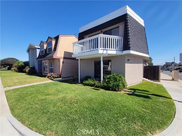 102 Huntington Street, Huntington Beach, CA 92648