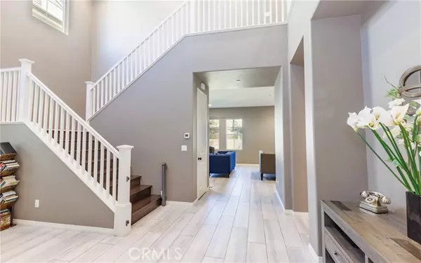 Saugus, CA 91350,20512 Starling Court