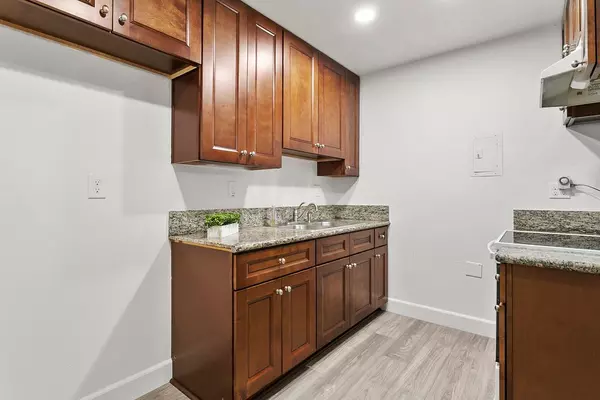 Santa Ana, CA 92707,1000 West Macarthur Boulevard