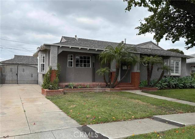 2701 Stanbridge Avenue, Long Beach, CA 90815