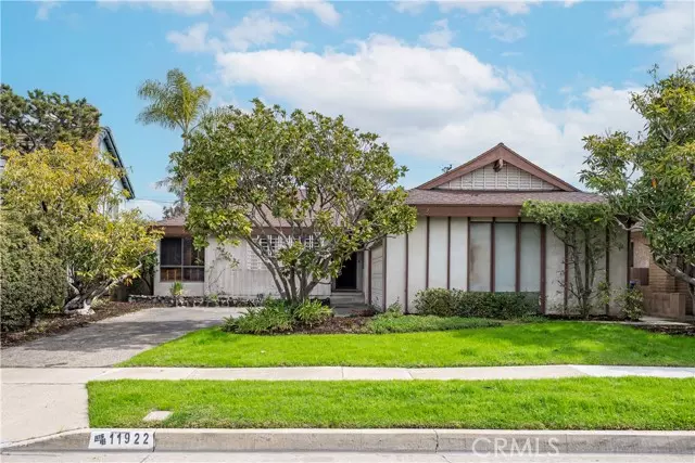 11922 Paseo Bonita, Los Alamitos, CA 90720