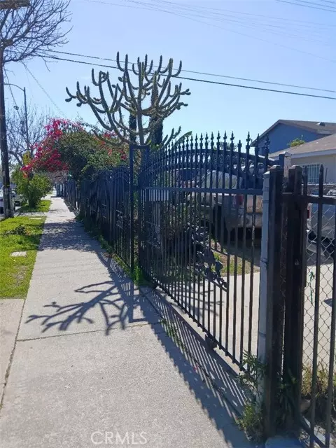 Los Angeles, CA 90061,10811 South San Pedro Street