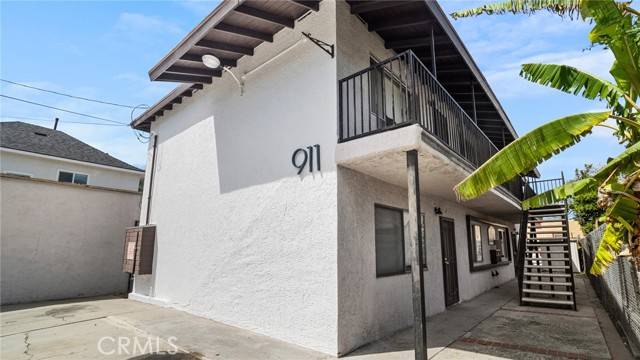 911 East 10th Street, Long Beach, CA 90813
