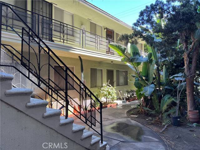 Long Beach, CA 90804,824 Redondo Avenue