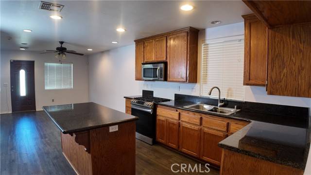 Colton, CA 92324,464 West E Street