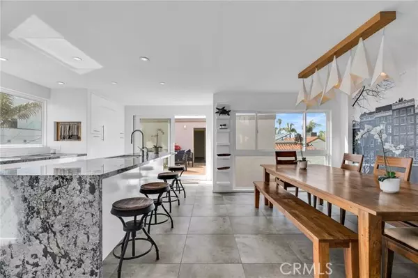 Long Beach, CA 90803,15 69th Place