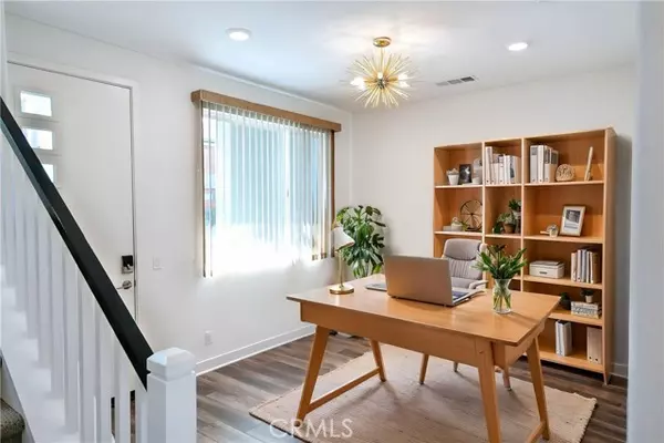 Tustin, CA 92782,159 Waypoint