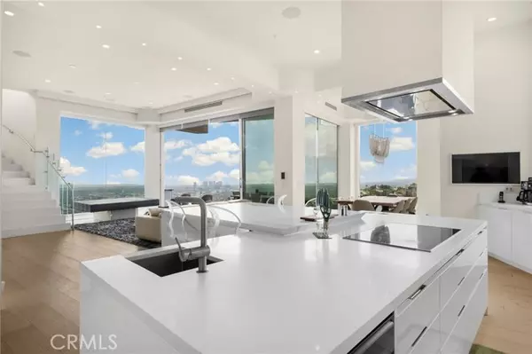 Los Angeles, CA 90069,1609 Viewmont Drive