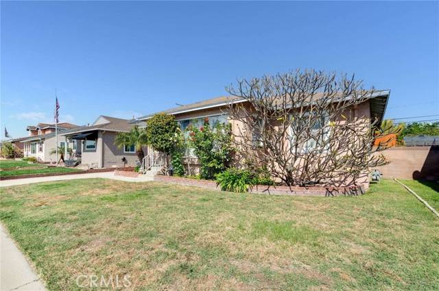 Lakewood, CA 90713,4512 Monogram Avenue