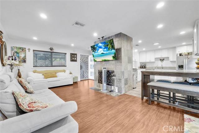 Redlands, CA 92374,24 South La Salle Street