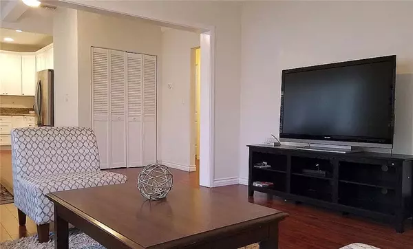Los Angeles, CA 90004,605 North Hobart Boulevard