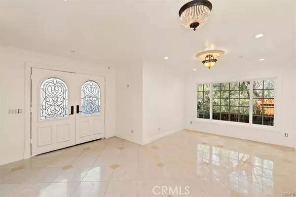 Calabasas, CA 91302,3512 Mesquite Drive