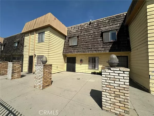 Compton, CA 90222,2124 North Santa Fe Avenue