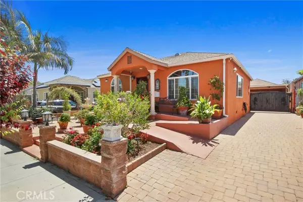 3950 East De Ora Way, Long Beach, CA 90815