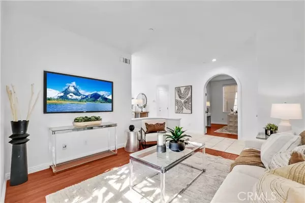 Irvine, CA 92603,98 Windchime