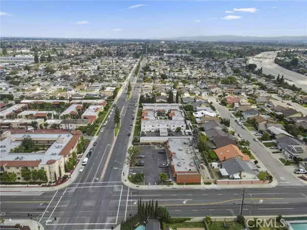 Lakewood, CA 90715,20942 Bloomfield Avenue