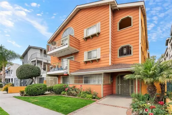 1061 Dawson Avenue, Long Beach, CA 90804