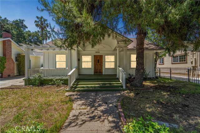 1693 North Los Robles Avenue, Pasadena, CA 91104