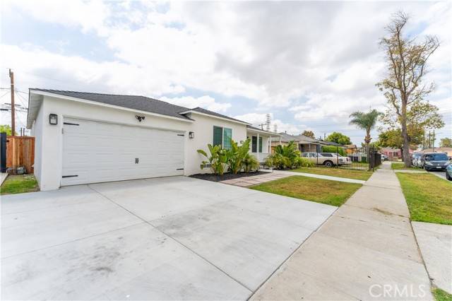 Compton, CA 90220,1422 South Exmoor Avenue