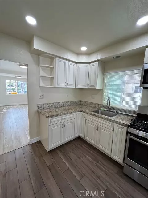 Long Beach, CA 90810,2033 West Burnett Street