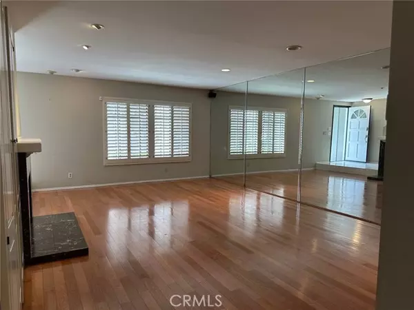 Seal Beach, CA 90740,340 Spinnaker Way