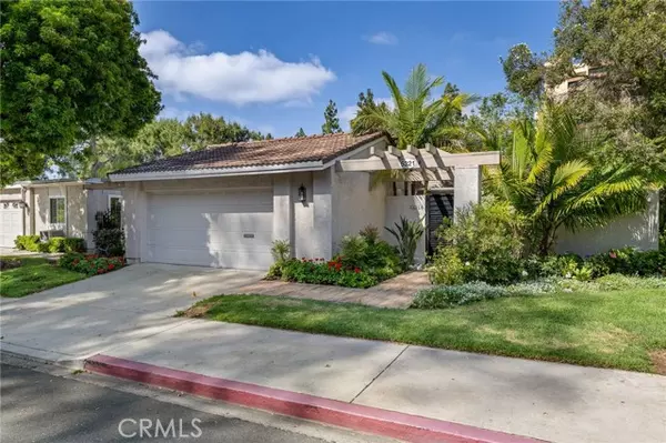 Laguna Woods, CA 92637,5321 Bahia Blanca West