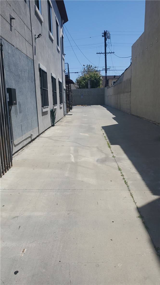 Los Angeles, CA 90006,2990 West pico Boulevard