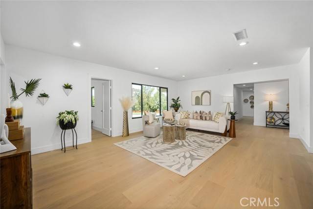 Fullerton, CA 92835,3209 Lakeknoll Drive