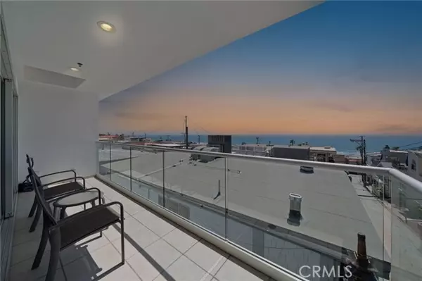Manhattan Beach, CA 90266,210 El Porto Street