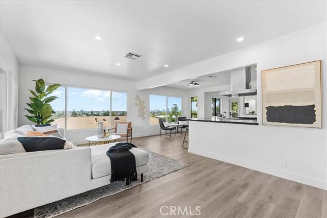 Signal Hill, CA 90755,2043 Raymond Avenue