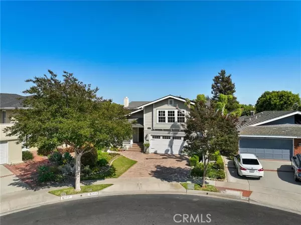 Los Alamitos, CA 90720,3832 Holden Circle