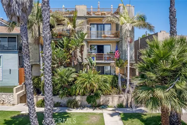 Long Beach, CA 90803,3811 East Livingston Drive