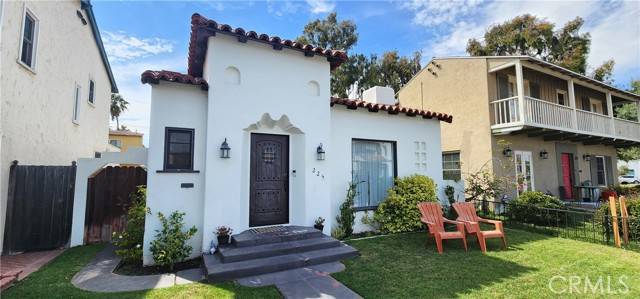 Long Beach, CA 90803,225 Saint Joseph Avenue