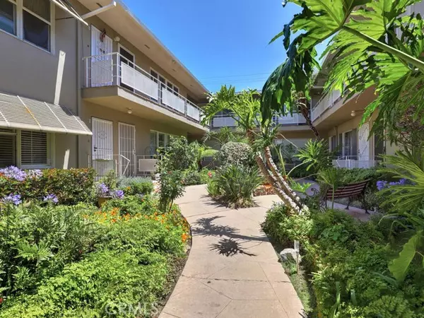 3042 East 3rd St, Long Beach, CA 90814