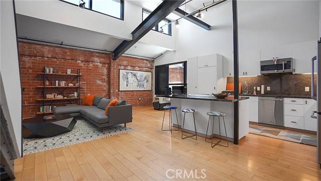 120 South Hewitt Street, Los Angeles, CA 90012