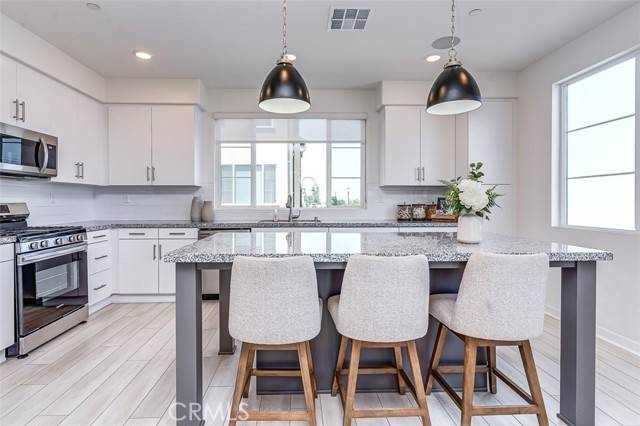 La Mirada, CA 90638,14180 Bay Street