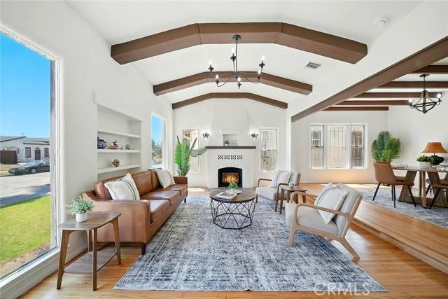 1123 West 81st Street, Los Angeles, CA 90044