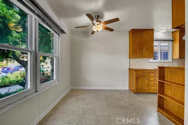 Long Beach, CA 90814,3042 East 3rd Street