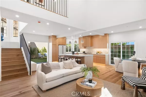 2116 Colina Vista Way, Costa Mesa, CA 92627
