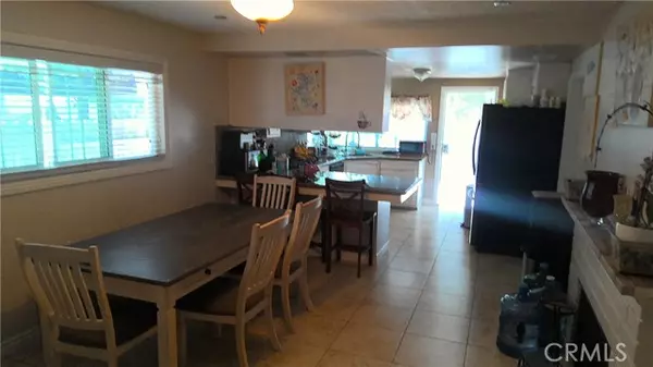 Santa Ana, CA 92706,2542 North Pacific Avenue